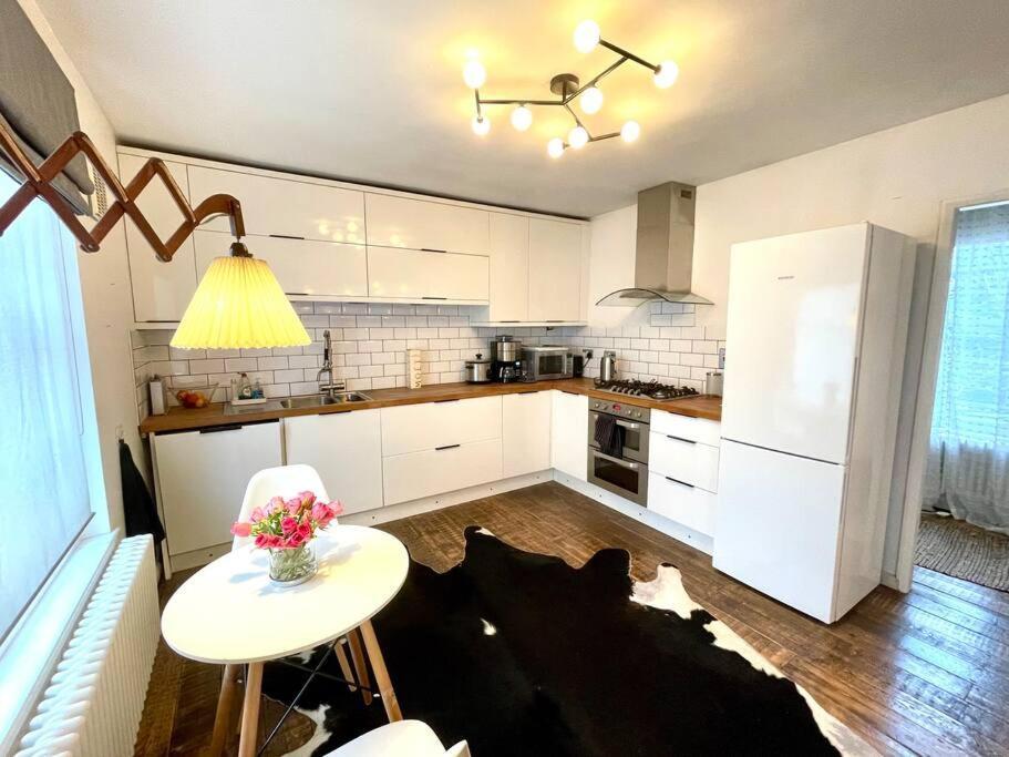 Gorgeous 2 Bedroom Apartment Edge Of Cabot Circus Bristol Exterior photo